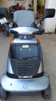 รถไฟฟ้า 4 ล้อ SUZUKI พร้อมใช้  สภาพสวย เดิม ๆ 35,000