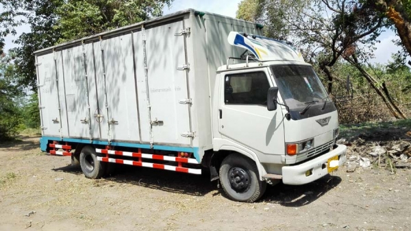 Hino KM779 ตู้แห้ง 10 บาน ปี 36 พร้อม