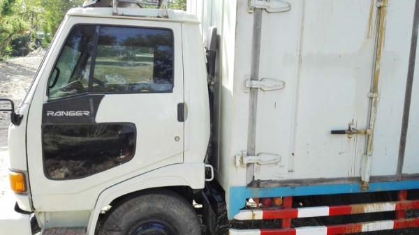Hino KM779 ตู้แห้ง 10 บาน ปี 36 พร้อม