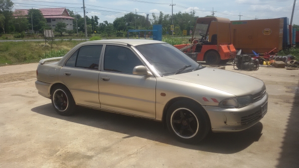 ขายรถ MITSUBISHIเก๋งพร้อมใช้
