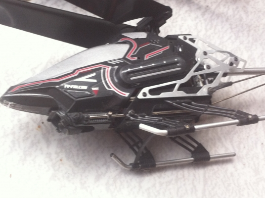 เฮลิคอปเตอร์ติดกล้องสามารถถ่าย VDO ถ่ายภาพได้ มีที่เสียบการ์ดSD เพื่อบันทึกเก็บได้