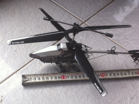 เฮลิคอปเตอร์ติดกล้องสามารถถ่าย VDO ถ่ายภาพได้ มีที่เสียบการ์ดSD เพื่อบันทึกเก็บได้