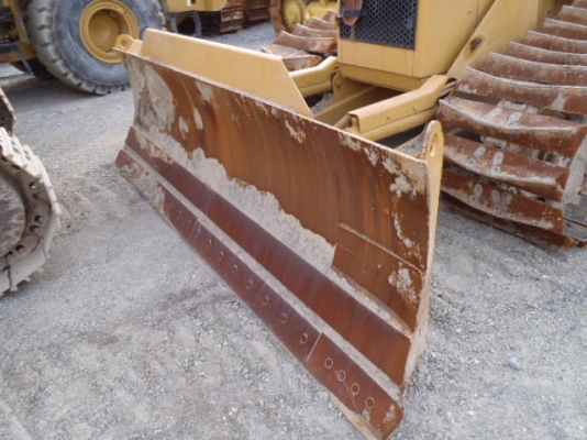 CAT D5M   ปี2000  1**** ชม. ใครหาอยู่ติดต่อมาได้เลยนะครับ