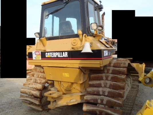 CAT D5M   ปี2000  1**** ชม. ใครหาอยู่ติดต่อมาได้เลยนะครับ