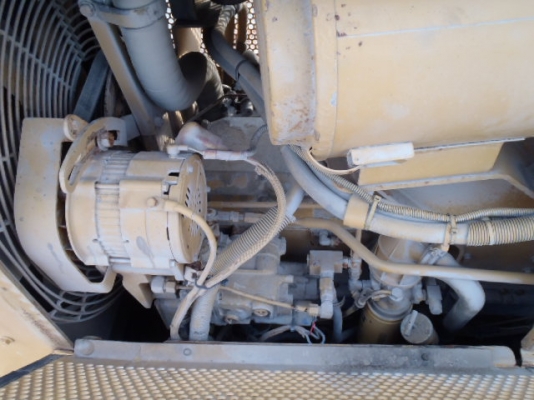 CAT D5M   ปี2000  1**** ชม. ใครหาอยู่ติดต่อมาได้เลยนะครับ