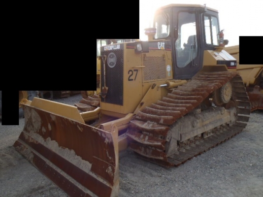 CAT D5M   ปี2000  1**** ชม. ใครหาอยู่ติดต่อมาได้เลยนะครับ