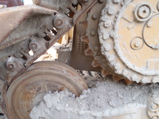 CAT D5M   ปี2000  1**** ชม. ใครหาอยู่ติดต่อมาได้เลยนะครับ