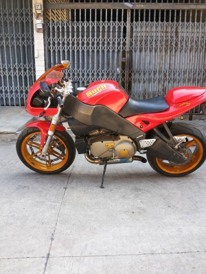 ขายคับ Buell XB12R ปี04-05 สรรพสามิตแท้ๆแน่นอน  สีเดิมๆจากโรงงาน ยางหน้า-หลัง ใหม่ สภาพสวย  เครื่องดีมาก ทอคโหดมาก เสียงลั่นๆสไตล์ฮาเล่ย์ เร้าใจแน่นอนคับ ขับสนุกมาก จบๆเอาไปขี่หล่อได้เลยคับ  เปิดราคา 215000 สนใจจริงโทรมาต่อรองได้คับ  คุยง่ายๆ กันเอง 09031