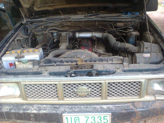 รถนิสันฝาแดง