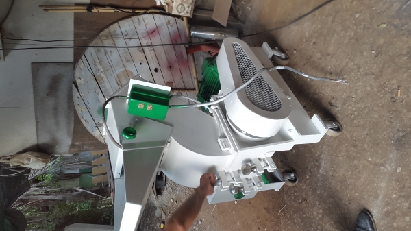 ขายเครื่องบดพลาดสติก มอเตอร์ 5 hp 35000 ขายเครื่องบดพลาดสติก มอเตอร์ 5 hp 35000