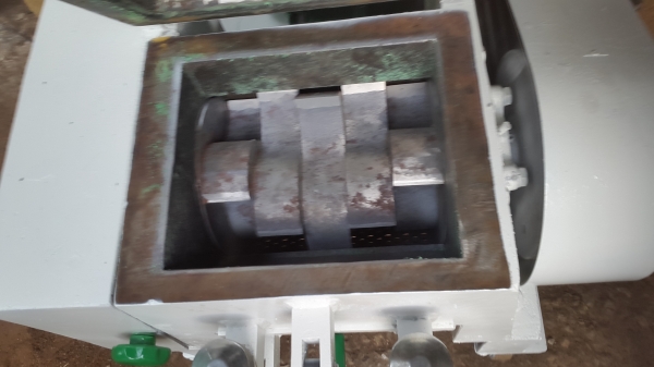 ขายเครื่องบดพลาดสติก มอเตอร์ 5 hp 35000 ขายเครื่องบดพลาดสติก มอเตอร์ 5 hp 35000