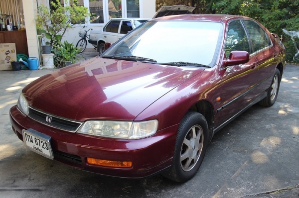 ขายรถบ้าน HONDA ACCORD รุ่น VTi-E 2.2AT ปี 1996 สีแดง Auto