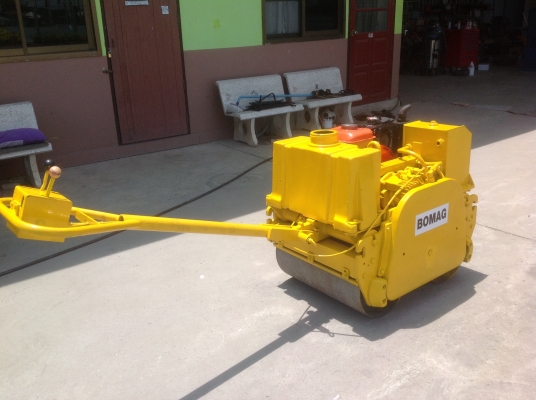 ขายรถบดเดินตามBomagรุ่นBw60HDมือสองญี่ปุ่นสั่นสเทือนได้