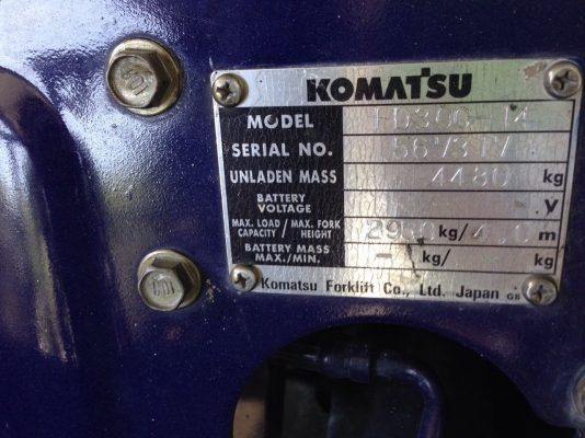 +++ ขายโฟล์คลิฟท์  KOMATSU FD30-14  ขนาด 3  ตัน  เครื่องยนต์ดีเซล  เสา  3  เมตร  เกียร์ธรรมดา  ยางลม