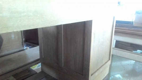 โต๊ะบัญชีไม้สักรุ่นเก่าเดิมๆครบๆ