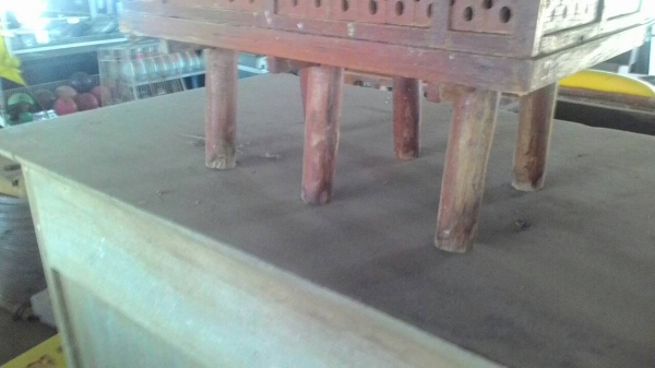 โต๊ะบัญชีไม้สักรุ่นเก่าเดิมๆครบๆ