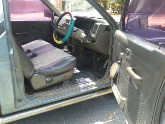 ขายนิสันเครื่องฝาขาว ดีเซล 2.5