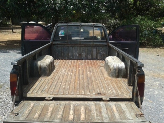 ขายนิสันเครื่องฝาขาว ดีเซล 2.5