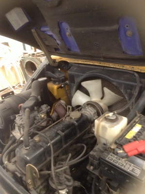 +++ ขายโฟล์คลิฟท์  KOMATSU FG20-16  รุ่น  16  ขนาด 2  ตัน  เครื่องยนต์เบนซิน  เสา  3  เมตร  เกียร์ออโตเมติค  ยางลม