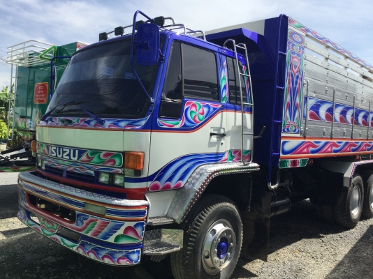 ขายISuzu210เครื่อง240เกียร์ฟูเลอร์เบรคทิฟฟี่แอร์พร้อมโอน