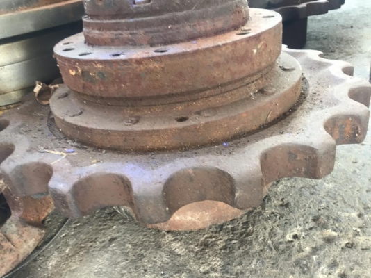 มอเตอร์ตัวเดิน KOMATSU PC50u-2E  นอกญี่ปุ่น ไม่เคยใช้งานในไทย สวยๆ ราคา ลูกละ 45,000