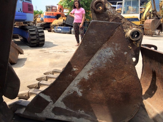 บุ้งกี๋ CAT E120B เก่านอกญี่ปุ่น ไม่เคยใช้ในไทย ราคา 30,000 บาท บุ้งกี๋ CAT E120B เก่านอกญี่ปุ่น ไม่เคยใช้ในไทย ราคา 30,000 บาท