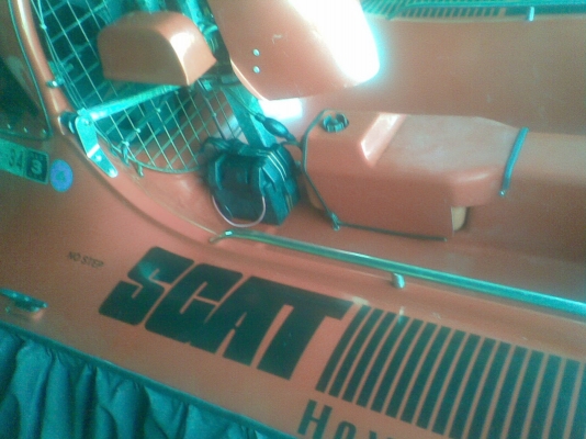 ขายเรือ Hovercraft SCAT สีแดง