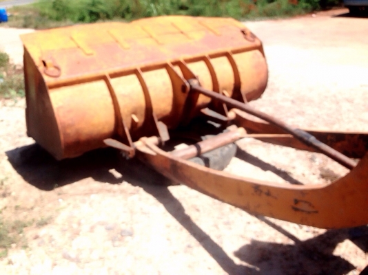 KOMATSU JH30 รถตักล้อยาง เครื่องเดิมปั๊มเดิมแรงดีสุดๆพร้อมใช้งานได้เลยครับ ต่อแขนยาวครบ ตักได้หนึ่งคิวครึ่ง ยกขึ้นรถบรรทุกสิบล้อคอกเกษตรได้เลยครับ ระบบไฮดรอลิกส์ไม่มีแตกเยิ้มสภาพดีมากครับ ช่วงล่างแน่นหนึบ ยางสภาพดีประมาณ 60\% พร้อมใช้งาน เอกสารสัญญาซื้อขาย