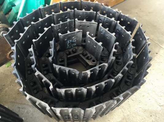 โซ่เปล่า+ใบ ใหม่เกาหลี KOMATSU PC60-6 ,60-7  พร้อมส่งราคาคู่ละ 70,000 บาท