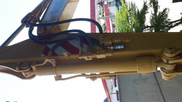 ขายรถแมคโค ล้อยาง KOMATSU PW130-6 ดี