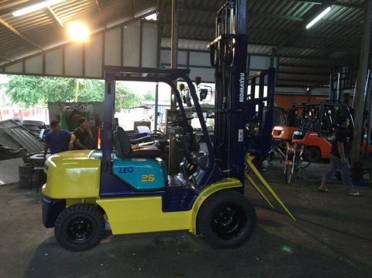 ฟอล์คลิฟต์ 2.5 ตัน KOMATSU FD25T-12 เสา 4 เมตร งากระดก ฟอล์คลิฟต์ 2.5 ตัน KOMATSU FD25T-12 เสา 4 เมตร งากระดก