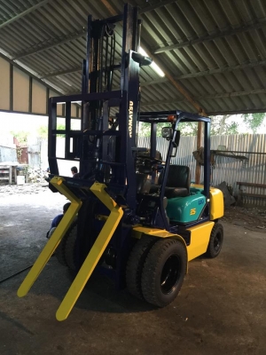ฟอล์คลิฟต์ 2.5 ตัน KOMATSU FD25T-12  เสา 4 เมตร งากระดก