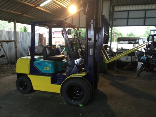 ฟอล์คลิฟต์ 2.5 ตัน KOMATSU FD25T-12 เสา 4 เมตร งากระดก ฟอล์คลิฟต์ 2.5 ตัน KOMATSU FD25T-12 เสา 4 เมตร งากระดก