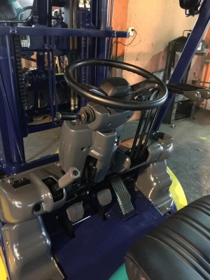 ฟอล์คลิฟต์ 2.5 ตัน KOMATSU FD25T-12 เสา 4 เมตร งากระดก ฟอล์คลิฟต์ 2.5 ตัน KOMATSU FD25T-12 เสา 4 เมตร งากระดก