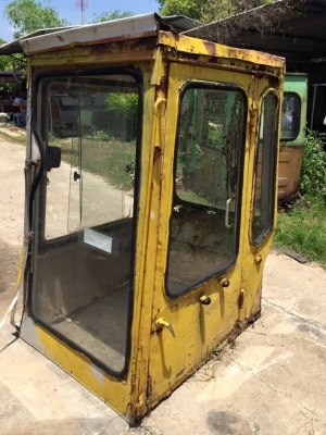 หัวเก๋งเก่านอก โคมัสสุpc30-6 ราคา 10,000 บาท สภาพมีผุตามการใช้งาน