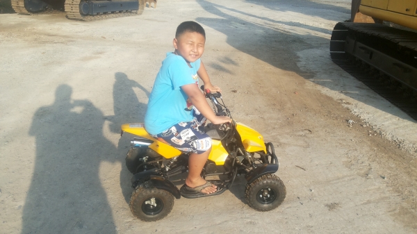 ขายด่วนมอไซต์ATVสี่ล้อดิดเบรค100ccรถนอกใหม่ใหม่สวยสวยพร้อมใช้งาน ขายด่วนมอไซต์ATVสี่ล้อดิดเบรค100ccรถนอกใหม่ใหม่สวยสวยพร้อมใช้งาน