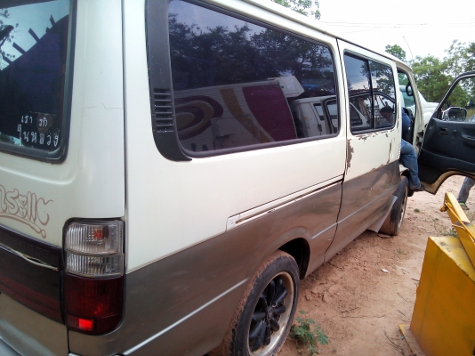 รถตู้โตโยต้าปี40