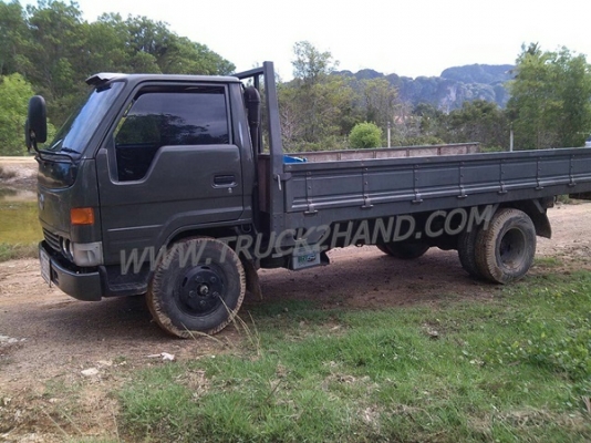 รถบรรทุก 6 ล้อ TOYOTA กระบะบรรทุก รุ่น BU141R TKMQS(W) 115 แรงม้า ปีจดทะเบียน 2558