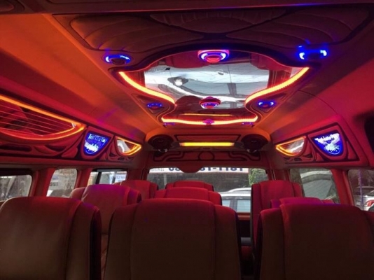 TOYOTA COMMUTER 2.5ดีเซลปี 13เกียMT TOYOTA COMMUTER 2.5ดีเซลปี 13เกียMT