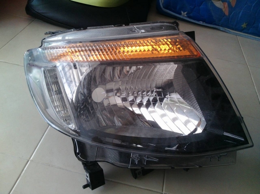 ไฟหน้า FORD Ranger WT ไฟหน้า FORD Ranger WT