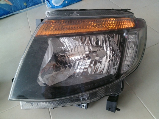 ไฟหน้า FORD Ranger WT ไฟหน้า FORD Ranger WT