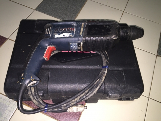 ขายสว่านโรตารี่เจาะกระแทกปูนยี่ห้อBoschรุ่นGBH2-22Eราคาไม่แพงพร้อมใช้งานได้ดีครับ