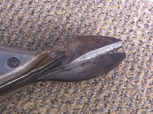 กรรไกรลมตัดแผ่นตัดตะแกรง, เหล็กแผ่น, และสังกะสีแผ่น ตัดได้หนา 1 มม. ตั้ดได้เร็ว กรรไกรลมตัดแผ่นตัดตะแกรง, เหล็กแผ่น, และสังกะสีแผ่น ตัดได้หนา 1 มม. ตั้ดได้เร็ว