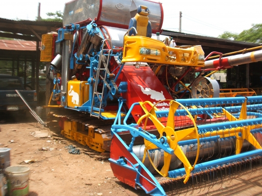 ขายรถเกี่ยวข้าวเกษตรพัฒนา อุ้ม 2.5 ตัน รุ่นเจ้าช้างไวไฟ ปี 48 เครื่องยนต์ มิตซู 225 แรงม้า ขายรถเกี่ยวข้าวเกษตรพัฒนา อุ้ม 2.5 ตัน รุ่นเจ้าช้างไวไฟ ปี 48 เครื่องยนต์ มิตซู 225 แรงม้า