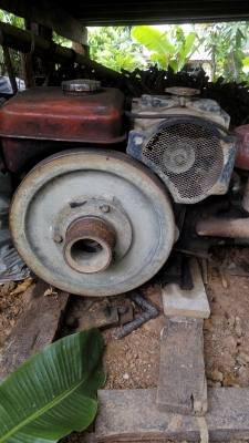 ต้องการขายเครื่่องคูโบต้า 9.5 แรงม้า