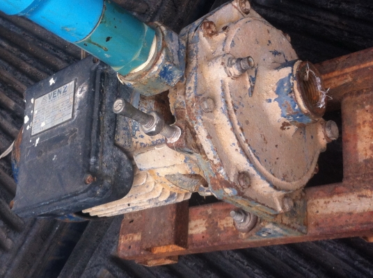 ปั้มน้ำ VENZ  ขนาด 1 แรงม้า เป็นแบบทำแรงดันได้ค่อยข้างสูง ดันน้ำขึ้นได้สูงถึง  43 ม.