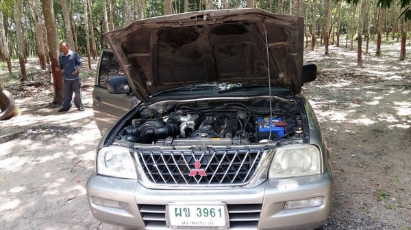 ขายสตาร์ด้าตอนครึ่งปี2002/2.5/เพาเวอร/กระจกมือหมุนเครื่องดีขับดีทะเบียนไม่ขาดเล่มพร้อม((จัดไฟแนนให้ได้คับ))