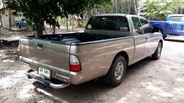 ขายสตาร์ด้าตอนครึ่งปี2002/2.5/เพาเวอร/กระจกมือหมุนเครื่องดีขับดีทะเบียนไม่ขาดเล่มพร้อม((จัดไฟแนนให้ได้คับ))