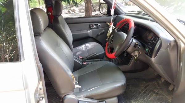 ขายสตาร์ด้าตอนครึ่งปี2002/2.5/เพาเวอร/กระจกมือหมุนเครื่องดีขับดีทะเบียนไม่ขาดเล่มพร้อม((จัดไฟแนนให้ได้คับ))