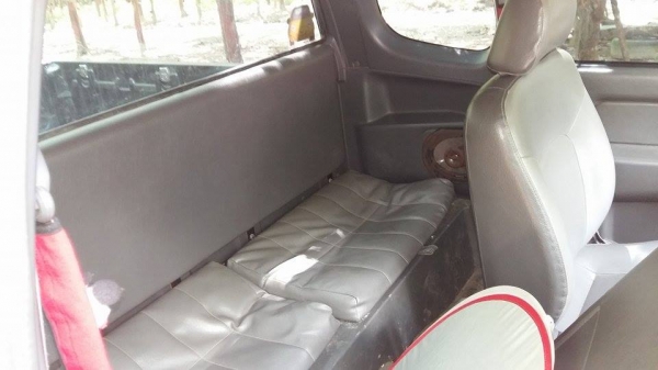 ขายสตาร์ด้าตอนครึ่งปี2002/2.5/เพาเวอร/กระจกมือหมุนเครื่องดีขับดีทะเบียนไม่ขาดเล่มพร้อม((จัดไฟแนนให้ได้คับ))